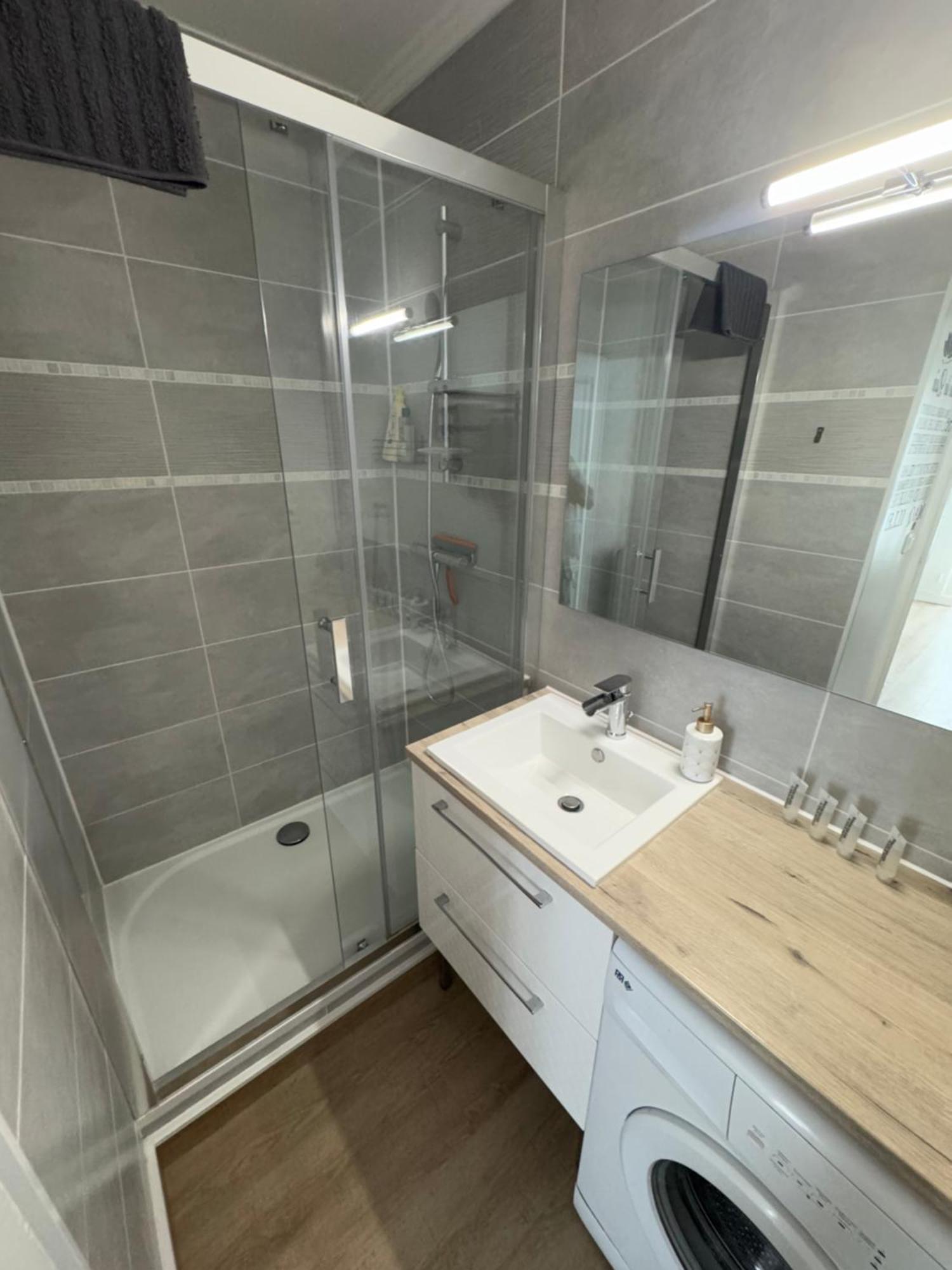 T2 De 40m2 Refait à Neuf Pour Vous ! Climatisé